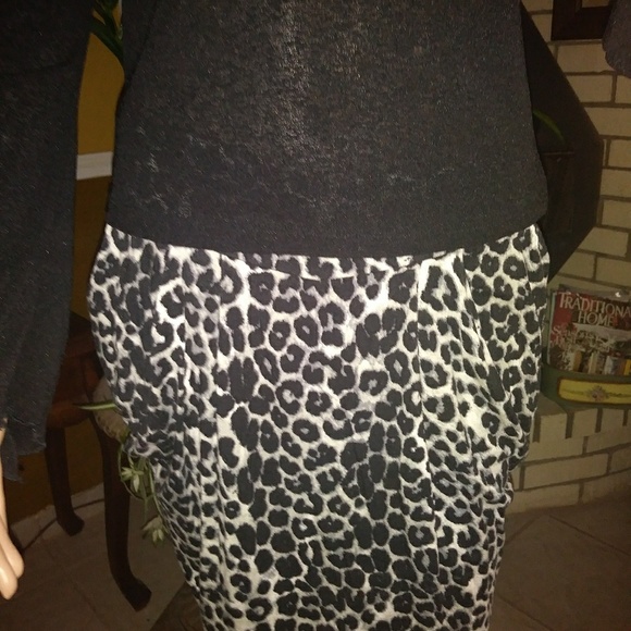 Gift to customer Black leopard mini skirt - Picture 3 of 6